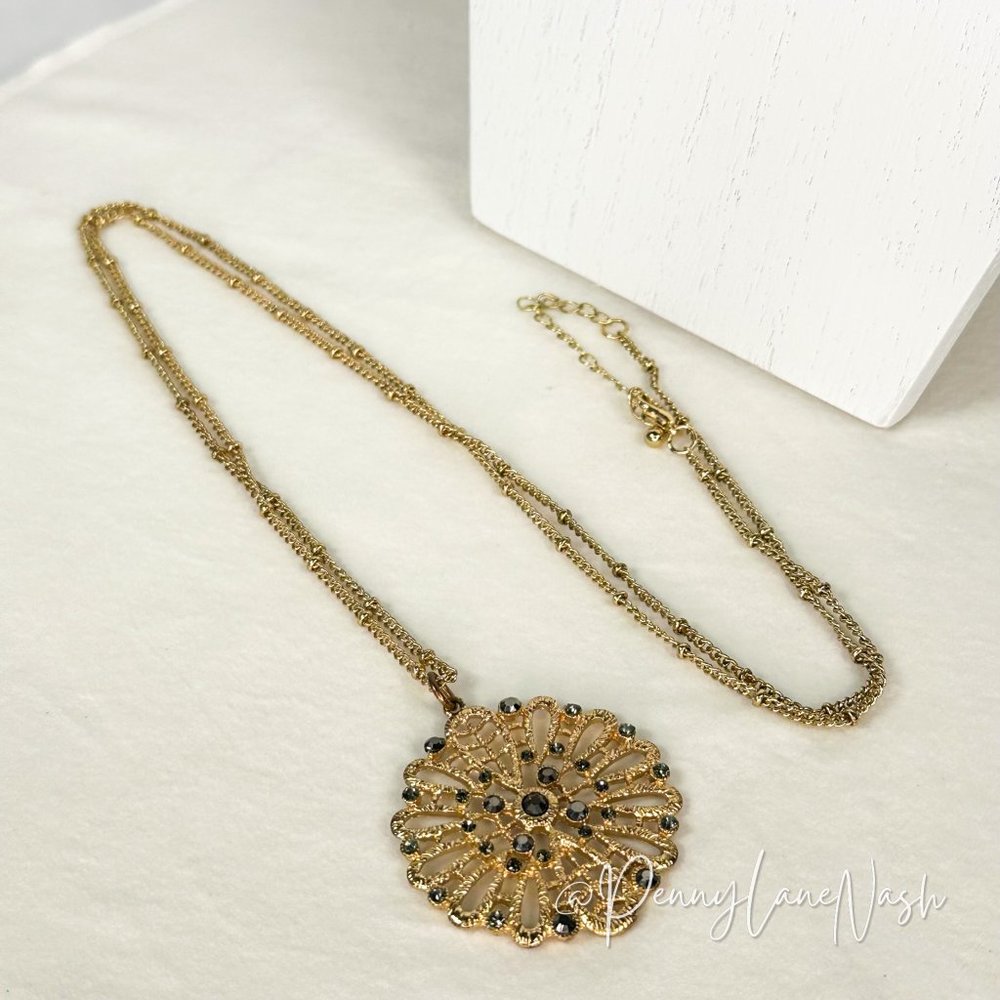 Vintage Flower Etched Burst w/ Stones Pendant Necklace - Picture 6 of 6